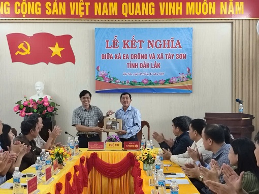 z7298024093942_0751e9718b3a8e30f154a7957bfe80a6